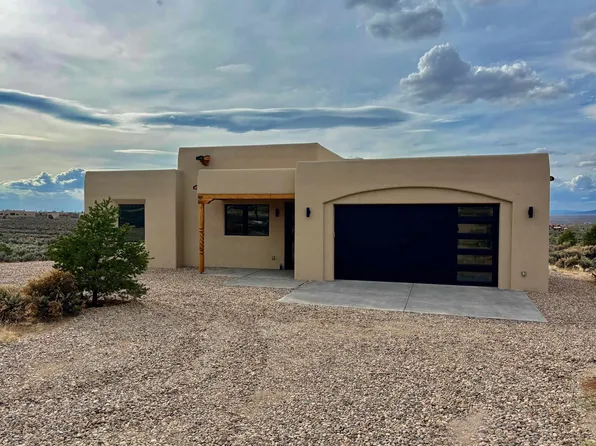 22 La Guardia Rd, Ranchos De Taos, NM 87557