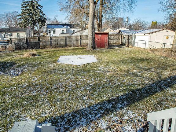 5th image of 1114 Lake Ave