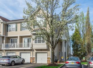 62 Lakeview Ct #1, Pompton Lakes, NJ 07442