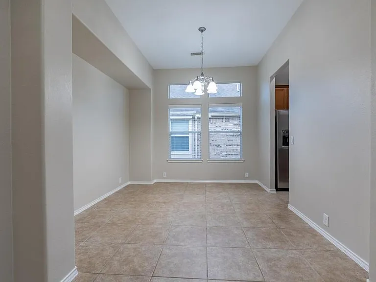 5402 Hickory Harvest Dr — Photo 3