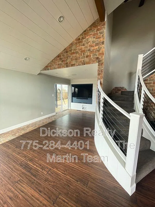 Building Photo - 2205 Stowe Dr