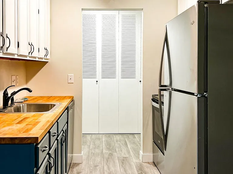 2800 Hillsboro Ave N #313 — Photo 5