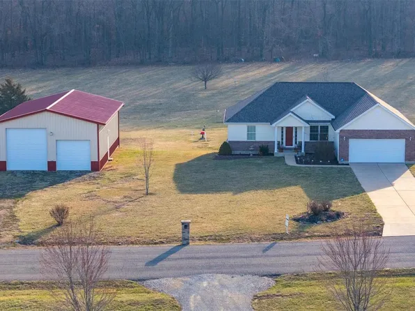 1036 Ridgewood Farms Rd, Farmington, MO 63640