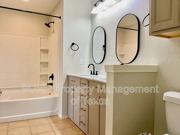 1405 Summercrest Blvd — Photo 16