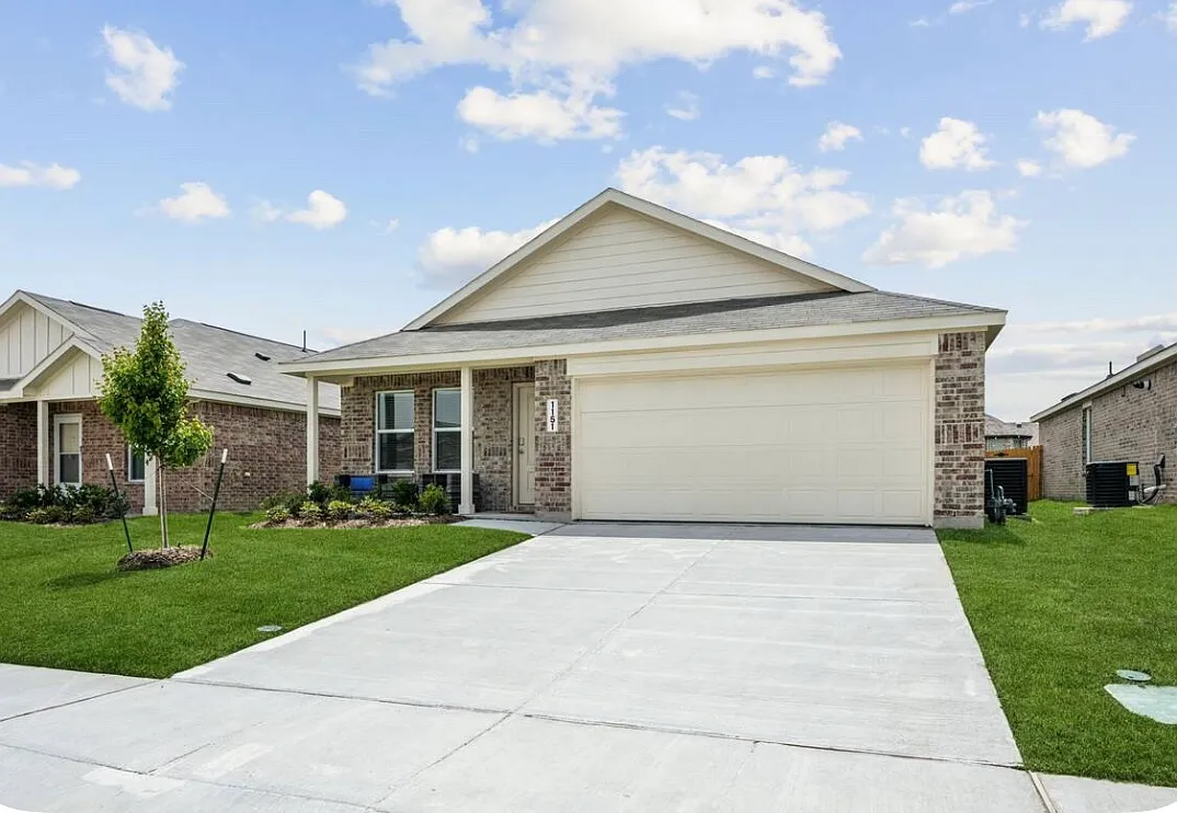 4 bed, 1760 sqft, $5,500 — Photo 1