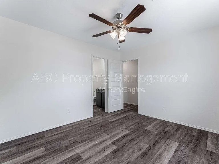 955 S Benchmark Ln #1 — Photo 6