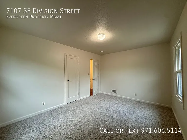 7107 SE Division St — Photo 14