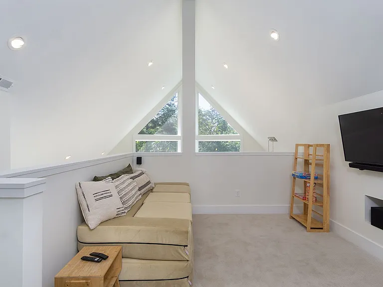 27 M L Reagan Dr — Photo 20