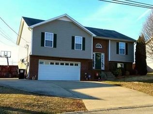 1516 Buchanon Dr, Clarksville, TN 37042