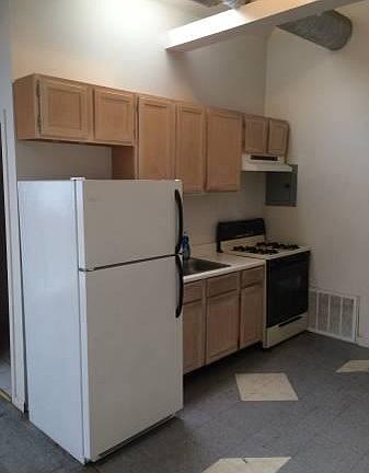 5th image of 1218 N Rockwell St #2