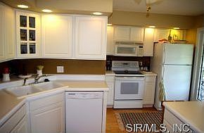 5th image of 180 Sandy Shore Dr