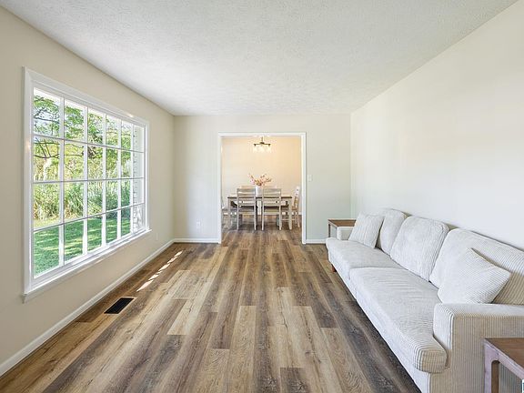3rd image of 4135 Tudor Ln