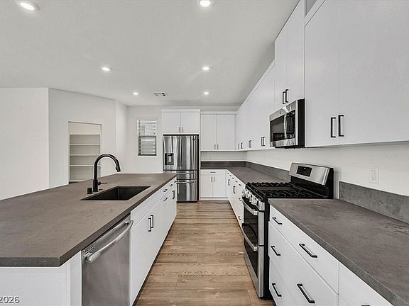4th image of 6915 Fordham Creek St