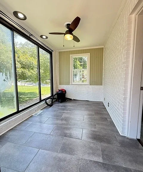 1300 Maywood Rd — Photo 9