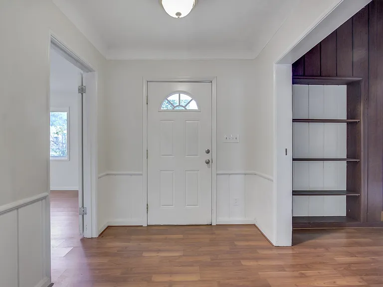 1290 Estudillo Ave — Photo 3