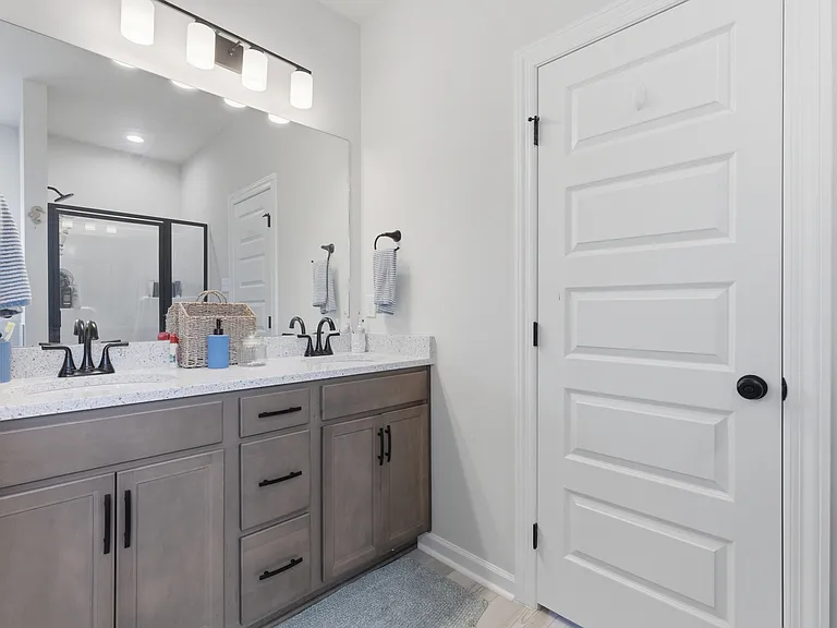 221 Willie Sanders Dr — Photo 14