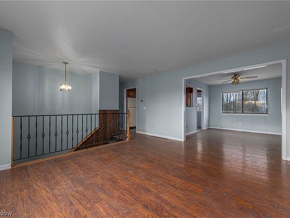 2nd image of 4250 Abbe Rd