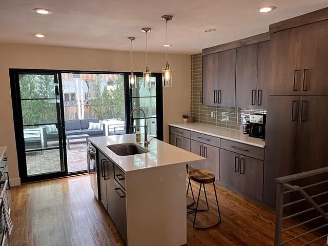 180 Ivanhoe St — Photo 18