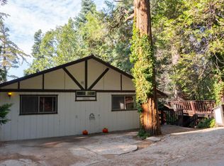 28422 Larchmont Ln, Lake Arrowhead, CA 92352