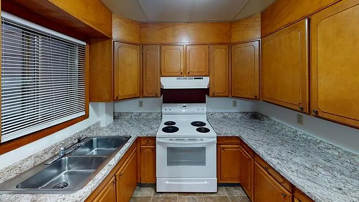 1906 N Washington St #2 — Photo 13