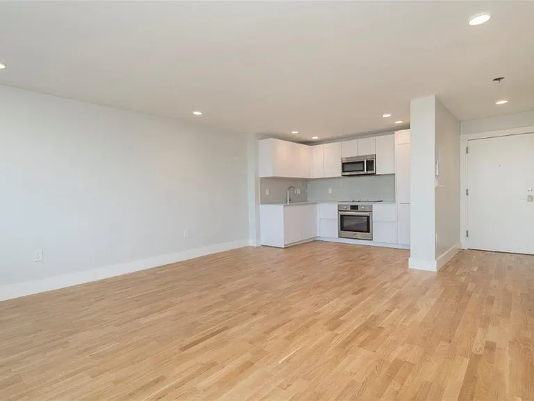 335 Harvard St #2 — Photo 4