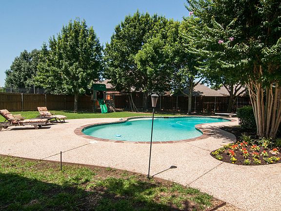 5th image of 2710 Country Glen Ct.