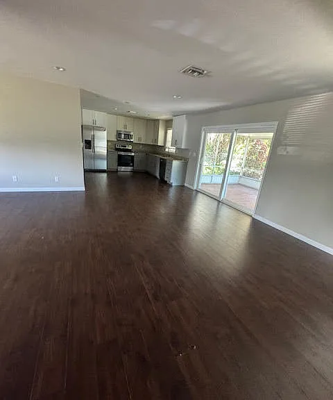 709 SE Alamanda Way — Photo 7