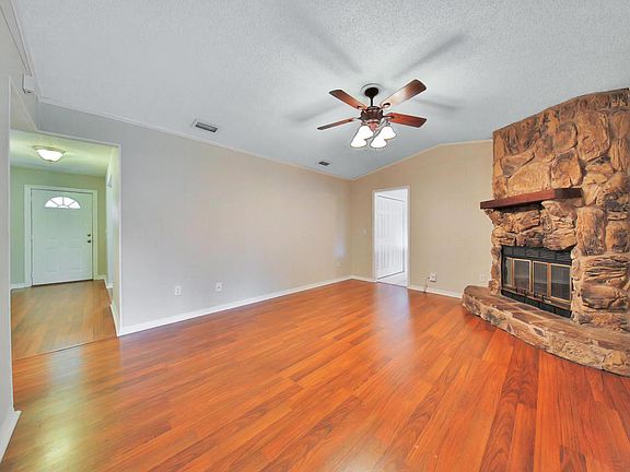 3rd image of 2171 John Hart Cir