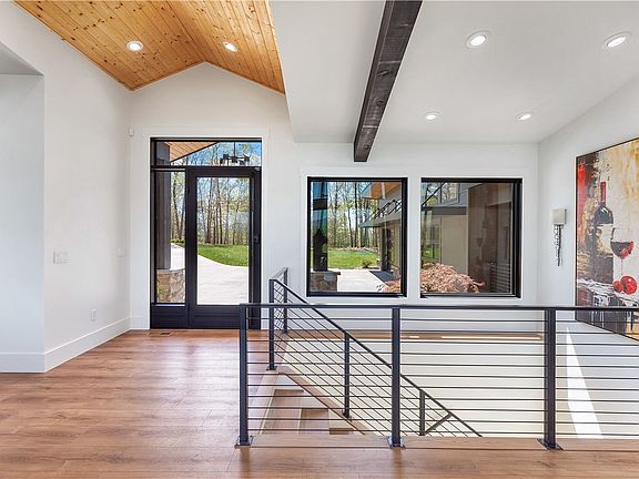 6th image of 231 Keowee Turtlehead Rd