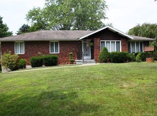 21 Plumer Ln, Monroe, CT 06468