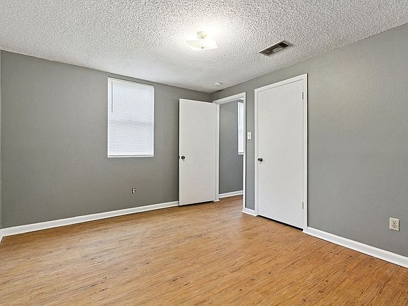 5th image of 416 Evelina St