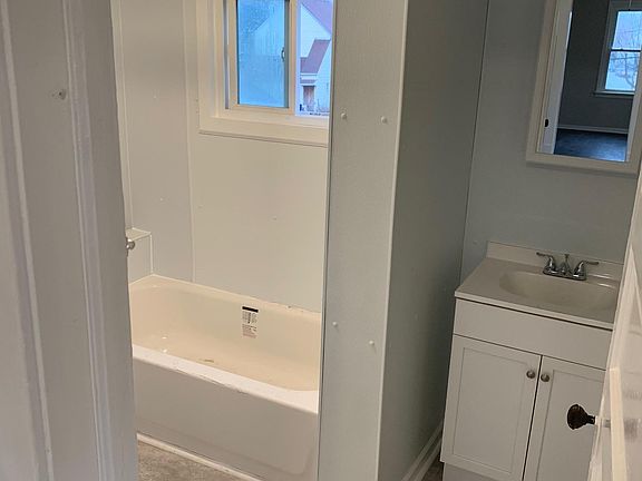 4th image of 3545 W 48th St #2