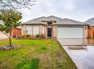 7916 Park Ridge Dr, Fort Worth, TX 76137