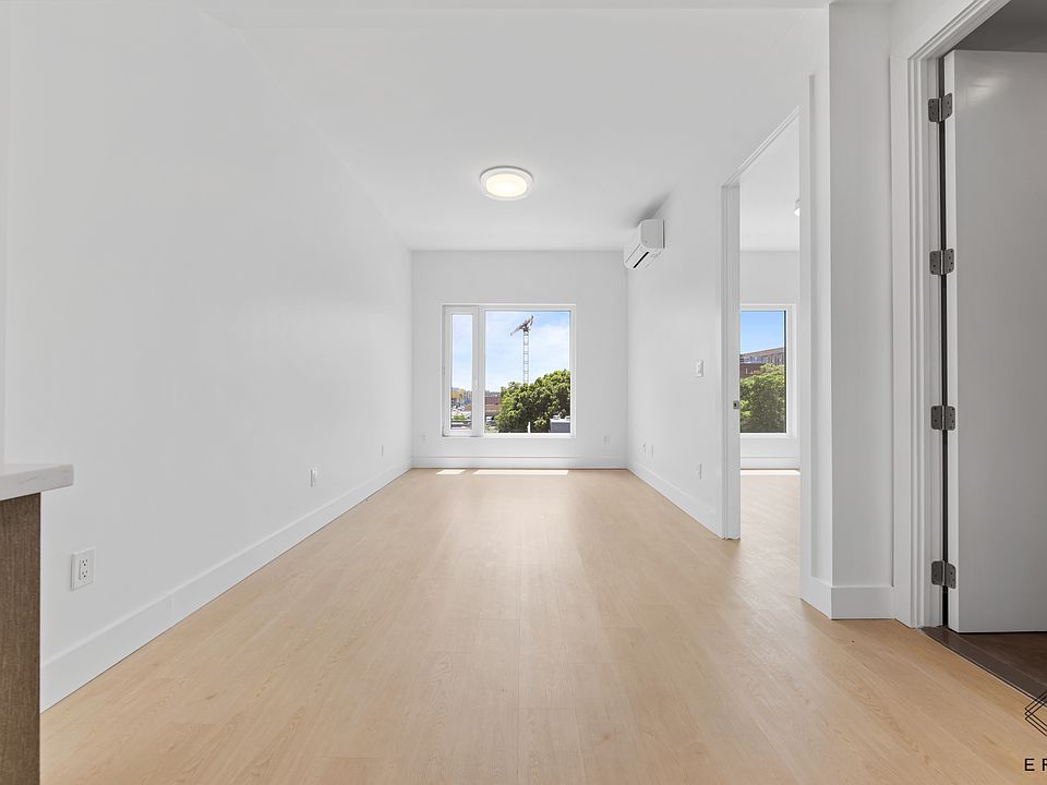 1st image of 833 Maple St #5E
