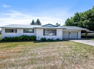 1401 W 1st St, Newport, WA 99156