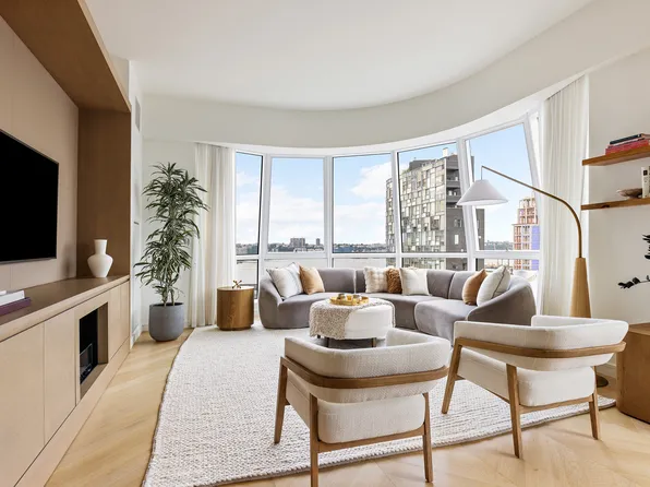 515 West 18th Street image 1 of 30