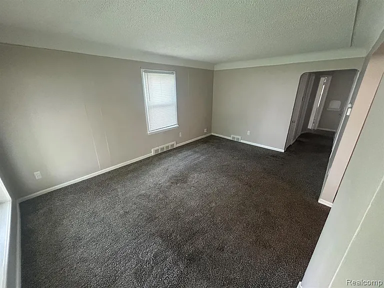 1150 Magnolia Dr — Photo 4