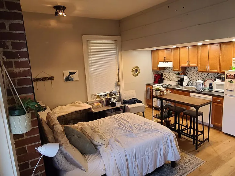 146 S Fairmount St #3 — Photo 5