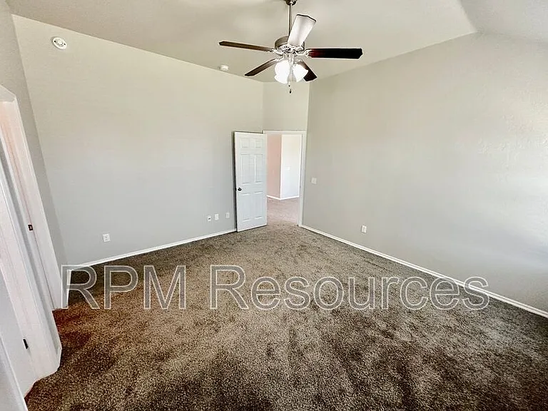 11121 NW 6th Ter — Photo 11