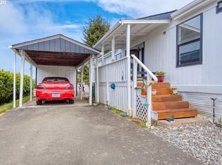 1202 Embarcadero Cir, Coos Bay, OR 97420