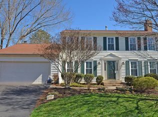 5597 Rowena Dr, Centreville, VA 20120