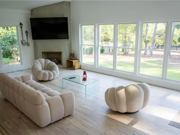 15590 Thompson Rd, Milton, GA 30004