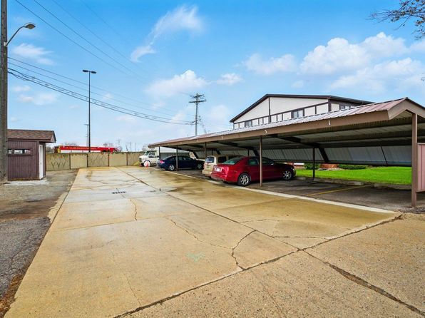 20709 Edgewood St, Saint Clair Shores, MI 48080