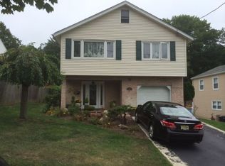 32 2nd St, Dover, NJ 07801