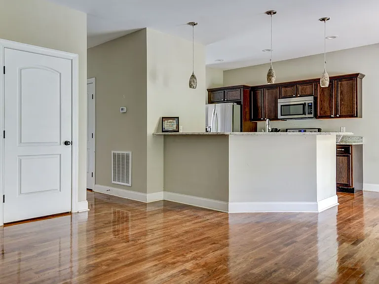 1196 Crest Ridge Dr — Photo 3