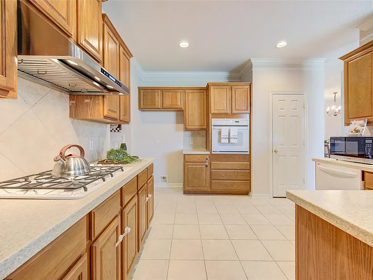 22514 Jutewood Ln — Photo 28