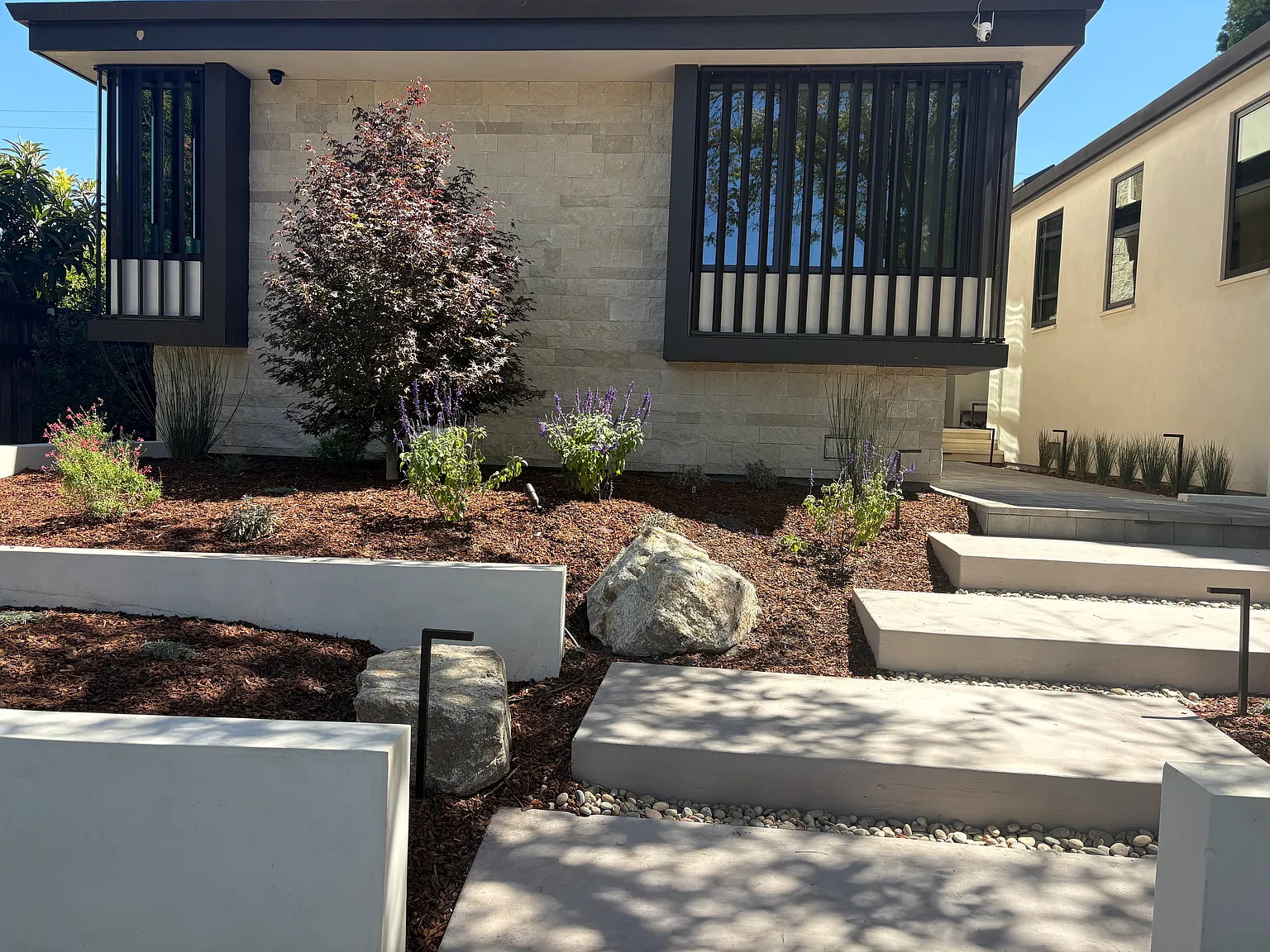 2 bed, 810 sqft, $6,000 — Photo 1