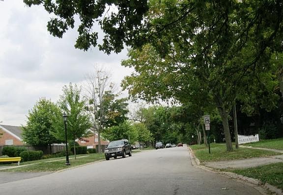 3rd image of 222 S Oak Ave