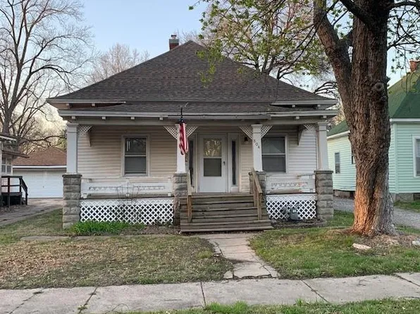 804 W 7th St, Pittsburg, KS 66762