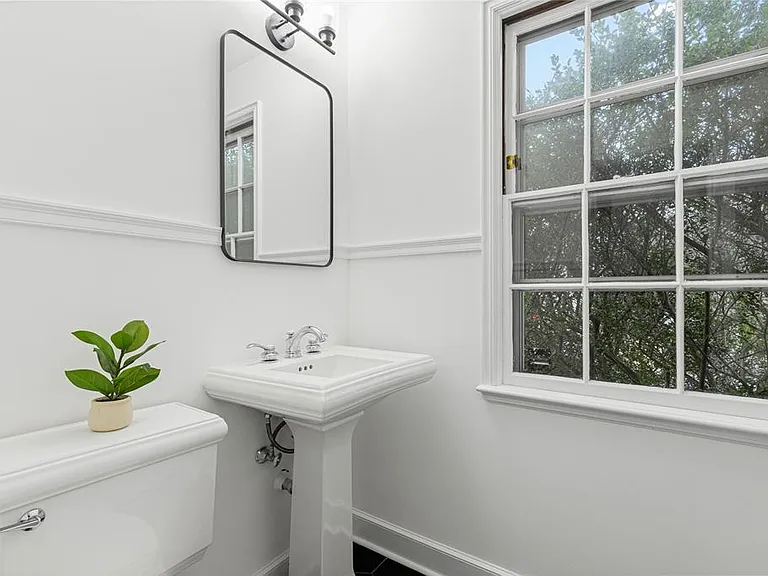 6 Fox Meadow Rd — Photo 17